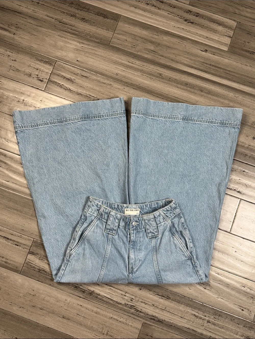 FREE PEOPLE WE THE FREE SHEER LUCK CROPPED WIDE LEG JEANS SIZE 26 LIGHT WASH